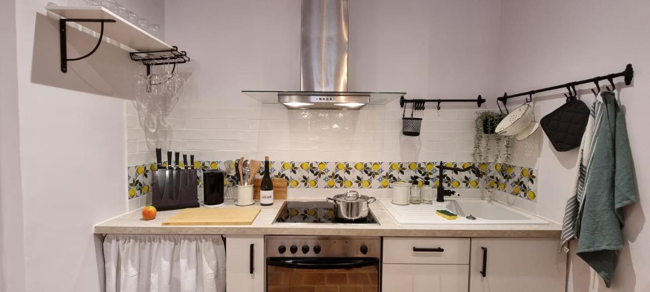 Charming Appartement In Vieux Ницца Экстерьер фото